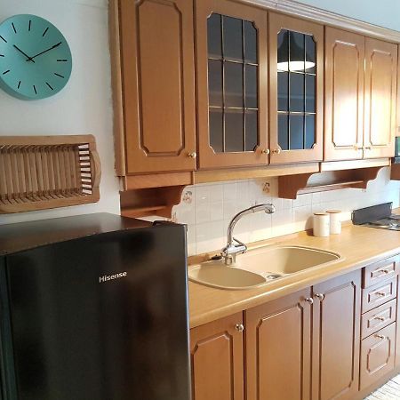 Colourful Apartment In The Heart Of Атина Екстериор снимка