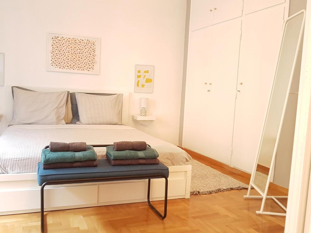 Colourful Apartment In The Heart Of Атина Екстериор снимка