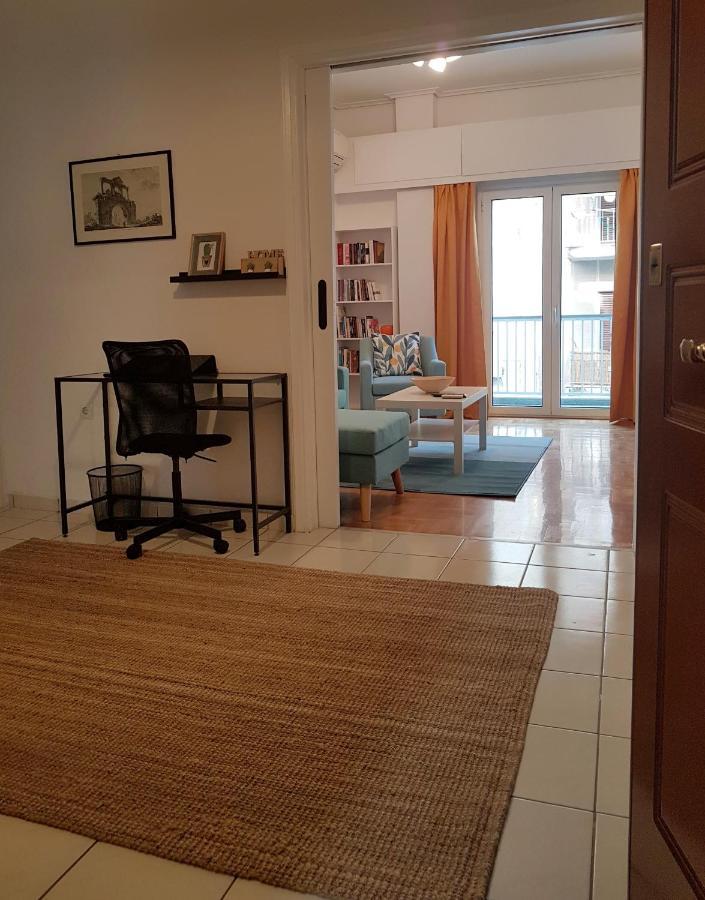 Colourful Apartment In The Heart Of Атина Екстериор снимка